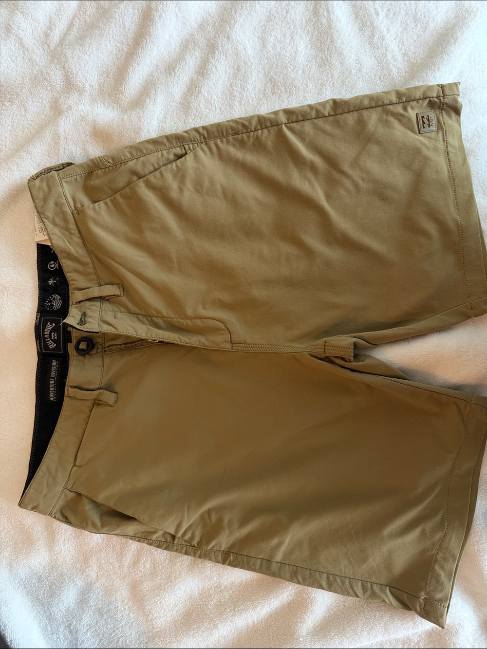 Billabong Men’s Khaki Flat-Front Shorts Size 30 Waist